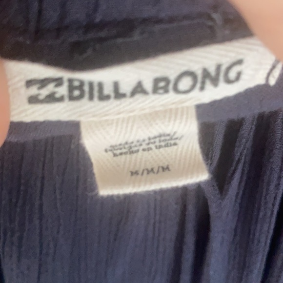 Billabong blouse. - Picture 3 of 5
